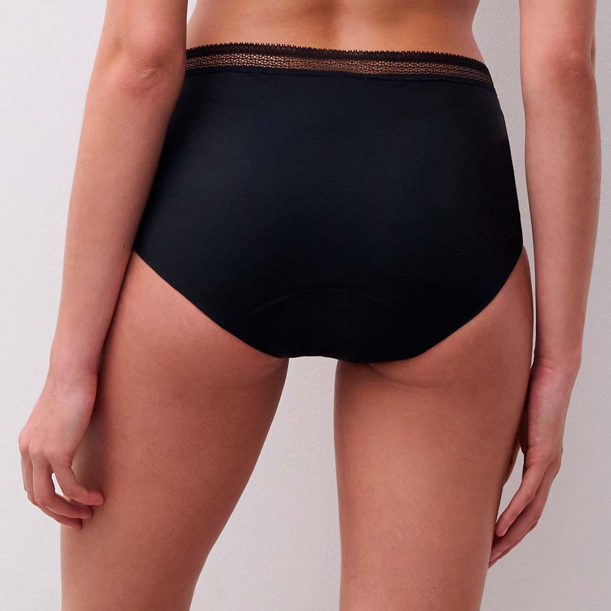 Chantelle Period Maxi trusse menstruationstrusse, sort - C16L70 - 011 - Black