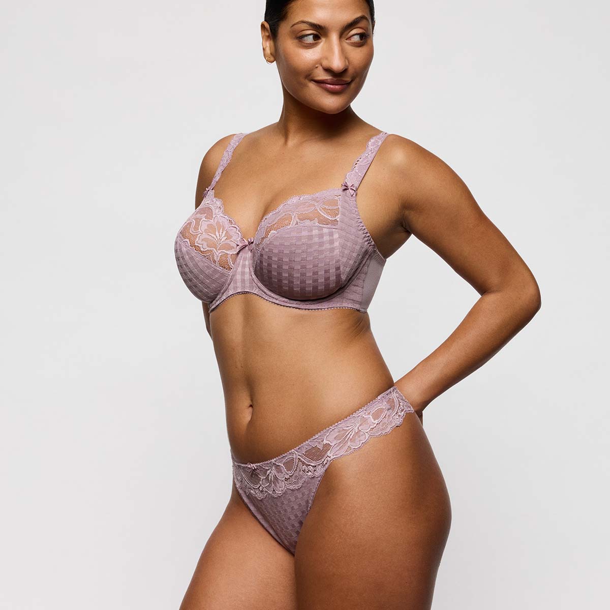 PrimaDonna Madison g-streng, lilla - 0662125 - SOF - Soft Sand