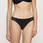 Triumph Peony Florale Brazilian g-streng, sort - 10207951 - 0004 - Black