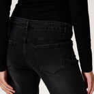 Noppies Azua Jeans Mom Fit graviditetsbukser, sort - 40N1011 - P116 - Black Denim