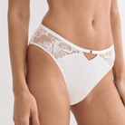 Triumph Wild Gardenia Florale tai trusse, creme - 10224873 - 1595 - Ecru White