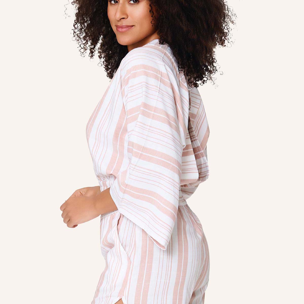 LingaDore Summer Stripes t-shirt- og shorts-sæt, hvid - 8228 - 139 - Beige Stripes